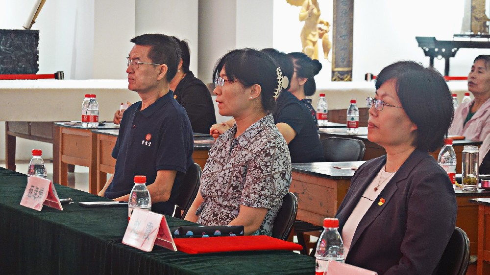 “巾幗心向黨·奮進(jìn)新征程” 王四營(yíng)地區(qū)家庭家教家風(fēng)建設(shè)基地揭牌