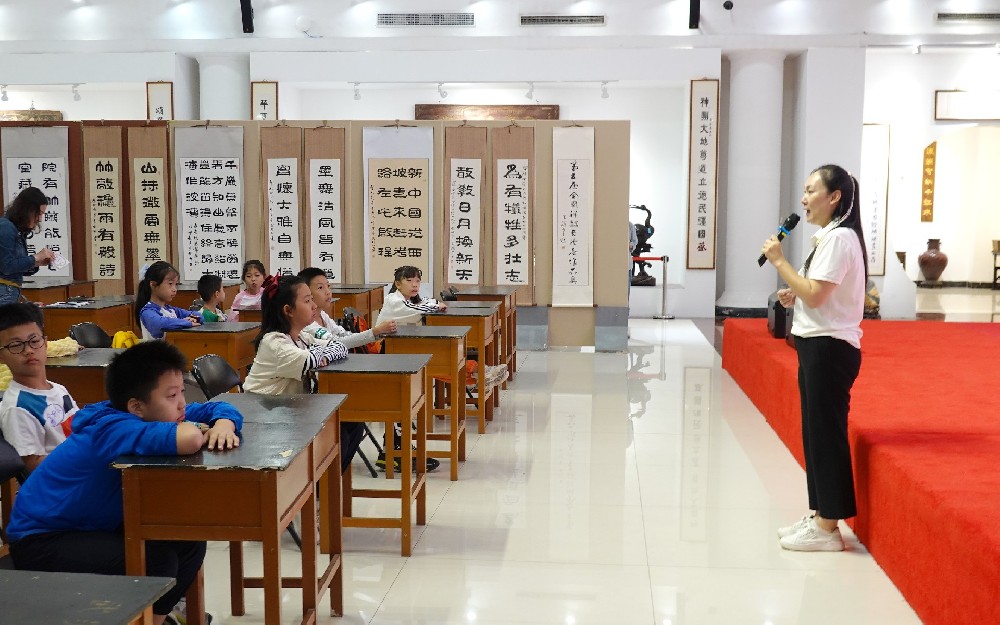 環(huán)球趣學“德滿中秋”非遺項目社會實踐活動在崇德堂博物館圓滿舉辦