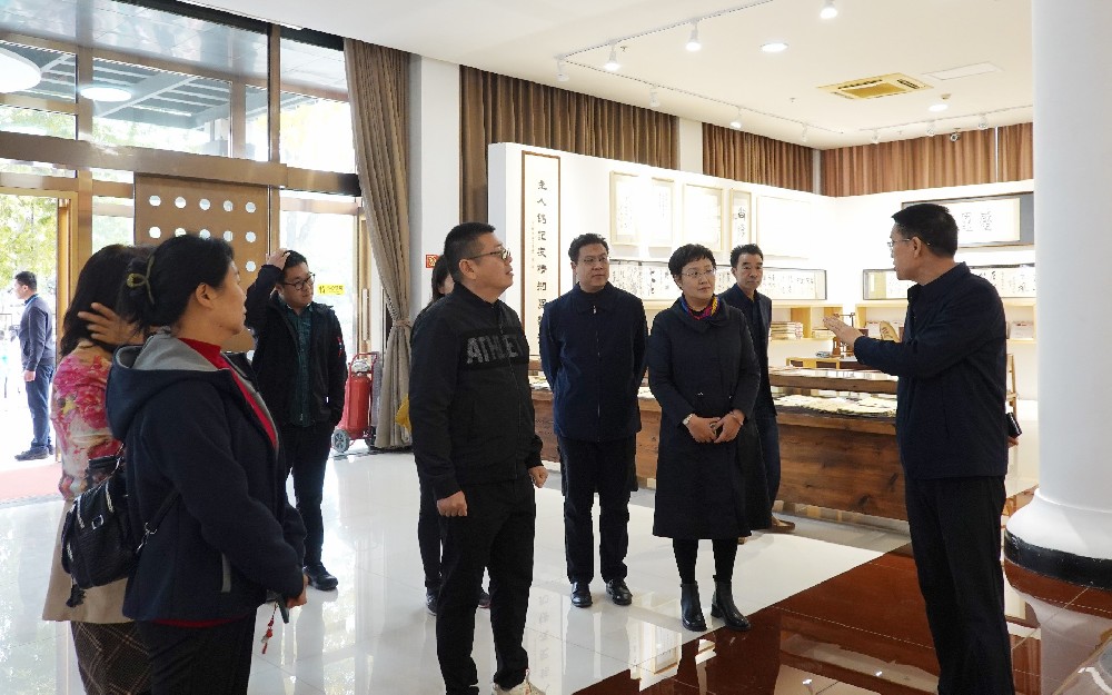 九三學(xué)社北京市西城區(qū)委員會代表團一行 蒞臨崇德堂博物館參觀學(xué)習(xí)