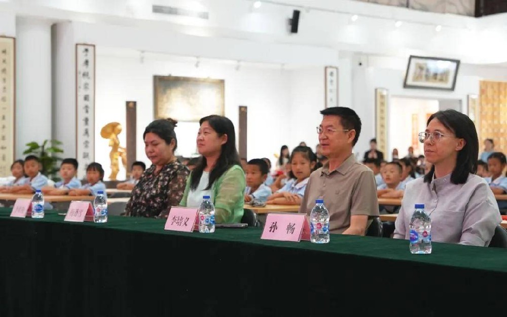 我與祖國共成長|北京市朝陽區(qū)垂楊柳中心小學(xué)景園分校2024 屆一年級入隊(duì)儀式