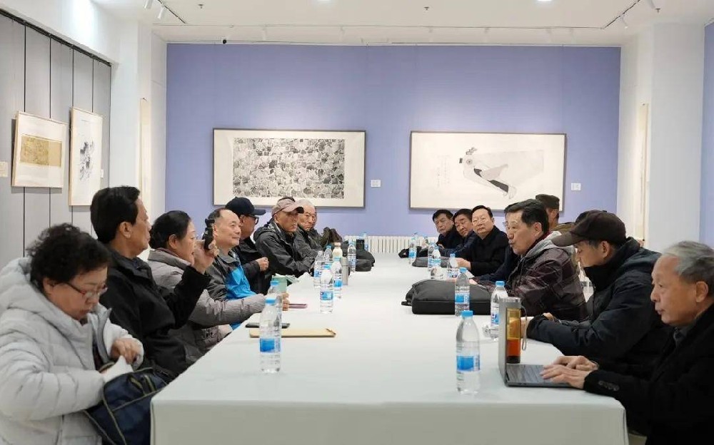 軍休干部走進(jìn)崇德堂博物館，共同感受傳統(tǒng)文化魅力