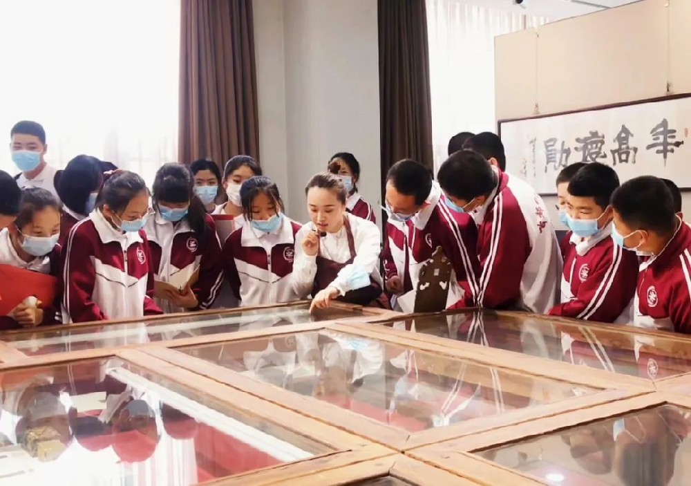 首師附（通州校區(qū)）初一年級喜迎建黨百年”活動在崇德堂博物館舉辦