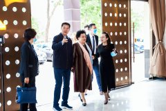 北京紫檀博物館館長陳麗華女士蒞臨崇德堂參觀