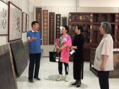 中國(guó)內(nèi)地女演員、主持人王璐瑤蒞臨崇德堂參觀指導(dǎo)
