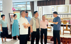 北京衛(wèi)戍區(qū)原政治委員孫本勝將軍一行蒞臨崇德堂博物館參觀指導